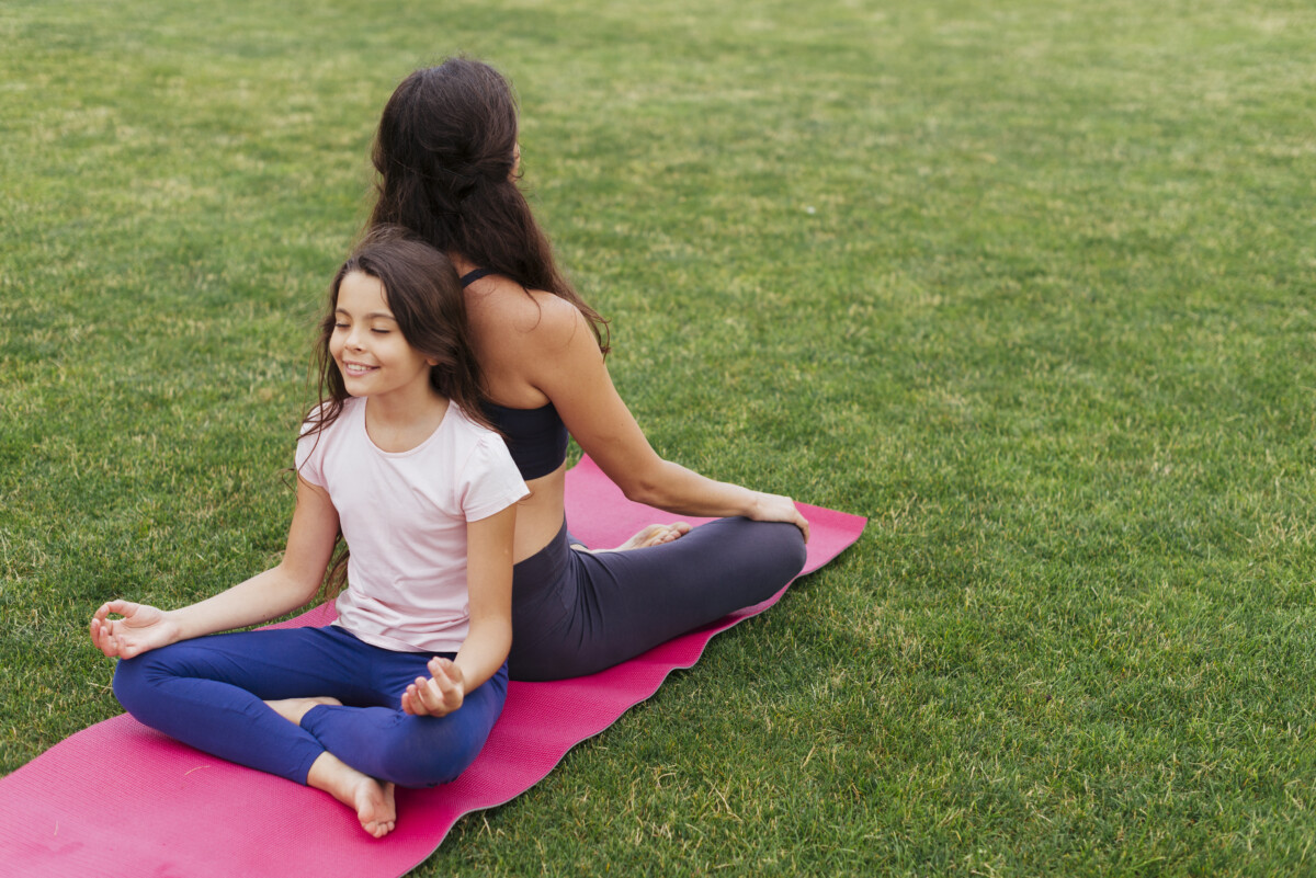 Lecture et yoga (L'Été au Phare)